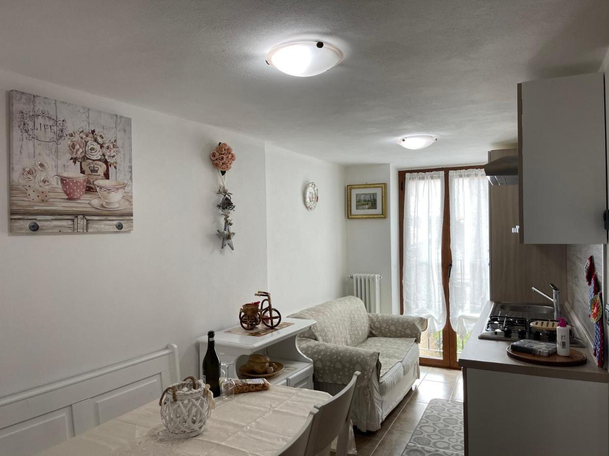 La Casa Di Pucci Nel Borgo Affrescato Di Parlasco Cortenova Exterior photo