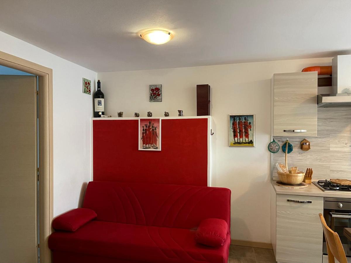 La Casa Di Pucci Nel Borgo Affrescato Di Parlasco Cortenova Exterior photo