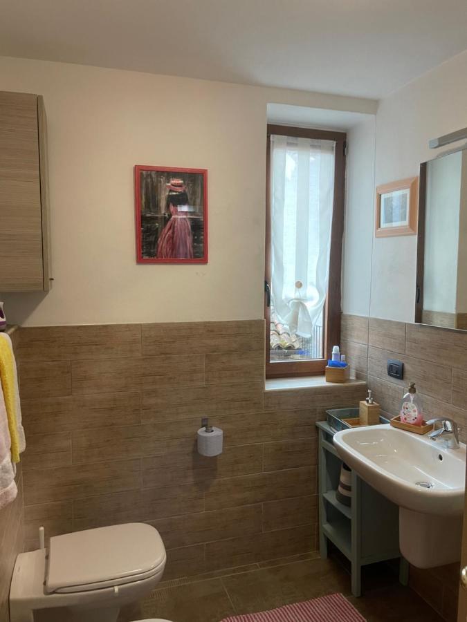 La Casa Di Pucci Nel Borgo Affrescato Di Parlasco Cortenova Exterior photo
